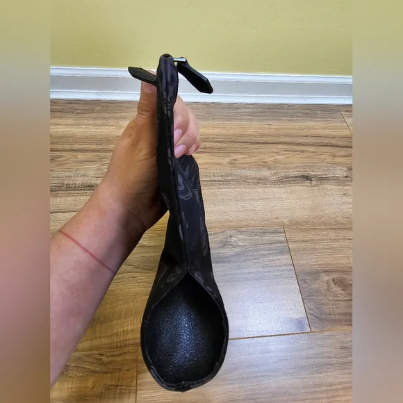 Alexander McQueen - Faithful De-Manta Skull Clutch - Picture 8 of 17